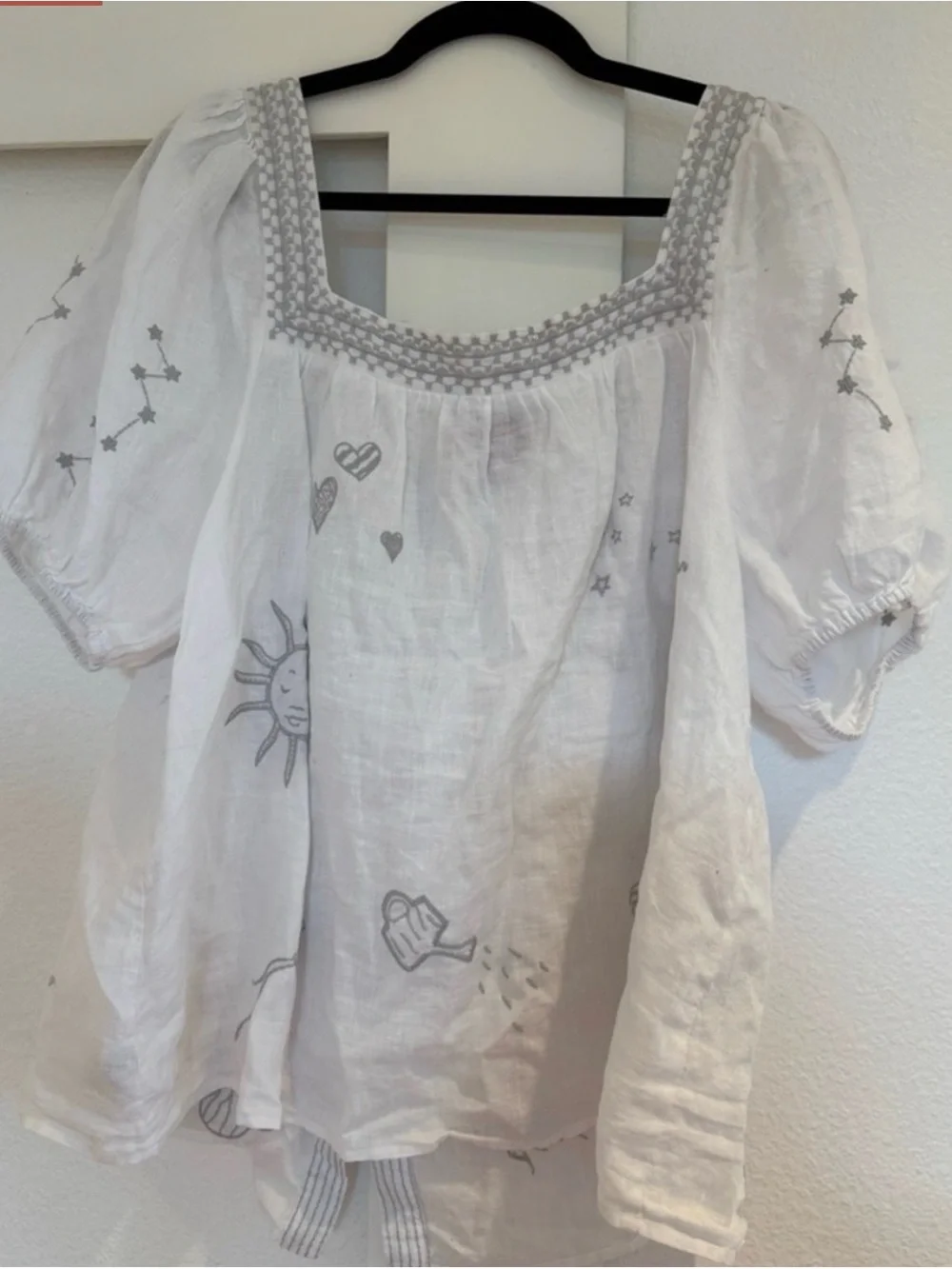 Johnny Was CUTE and FUN Embroidered Button-Front Top in 💯 Cotton!